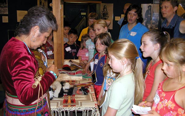 #pb_slideshow_caption-1-6 Free Children’s Story Hour