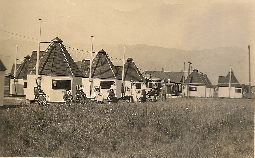 Historic photo of Patients at Nob Hill Lodge.