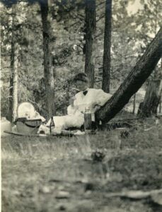 Sara Cartwright Jackson Loomis Picnicking, 1908